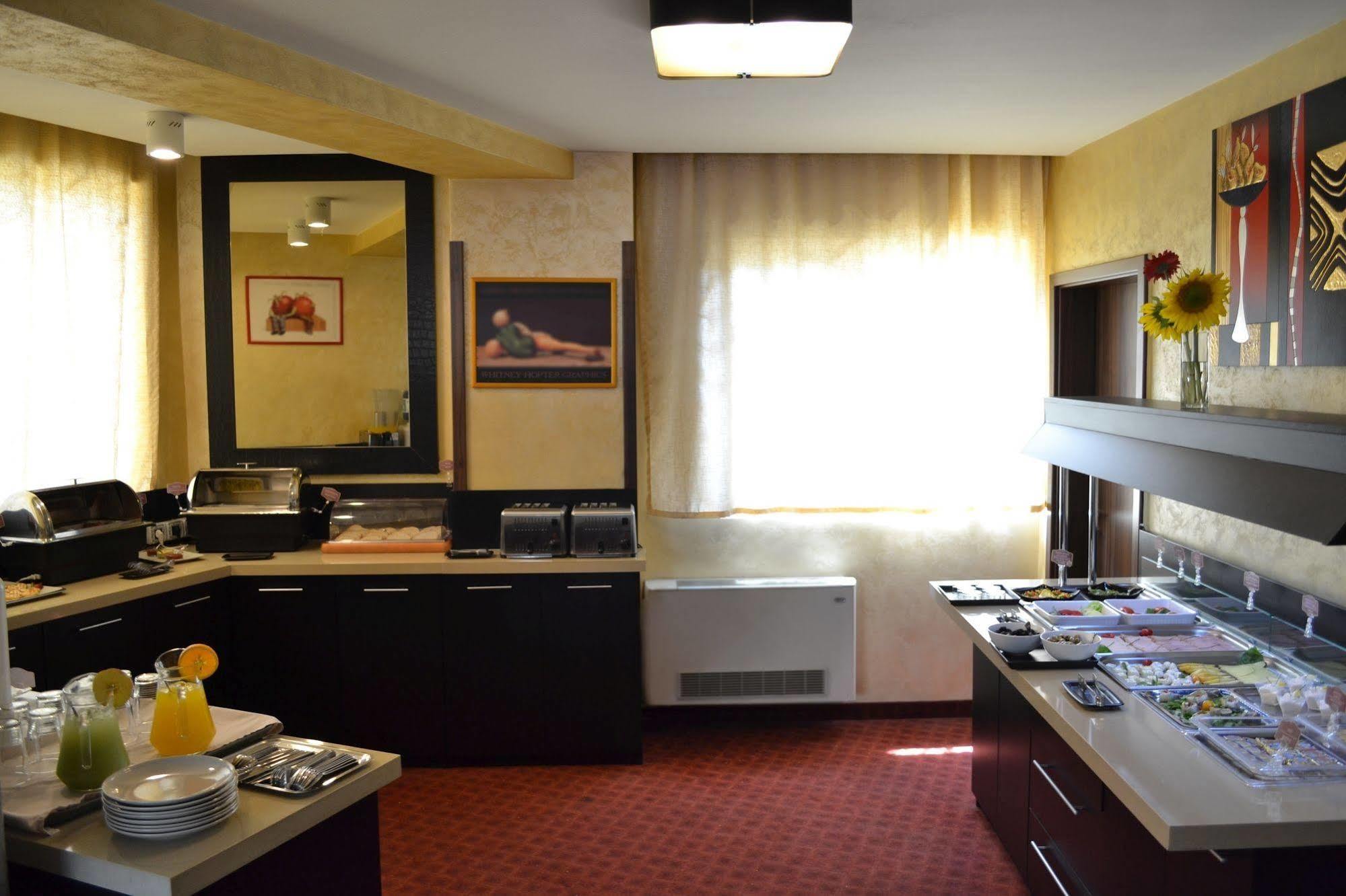 Inter Business Bucharest Hotel Luaran gambar